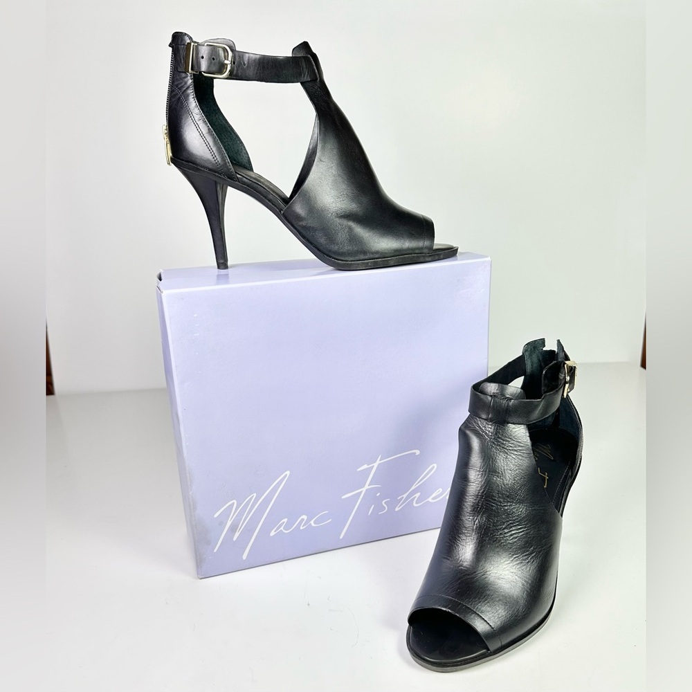 Marc Fisher Women’s Black Leather Sandals Darcy Size 9